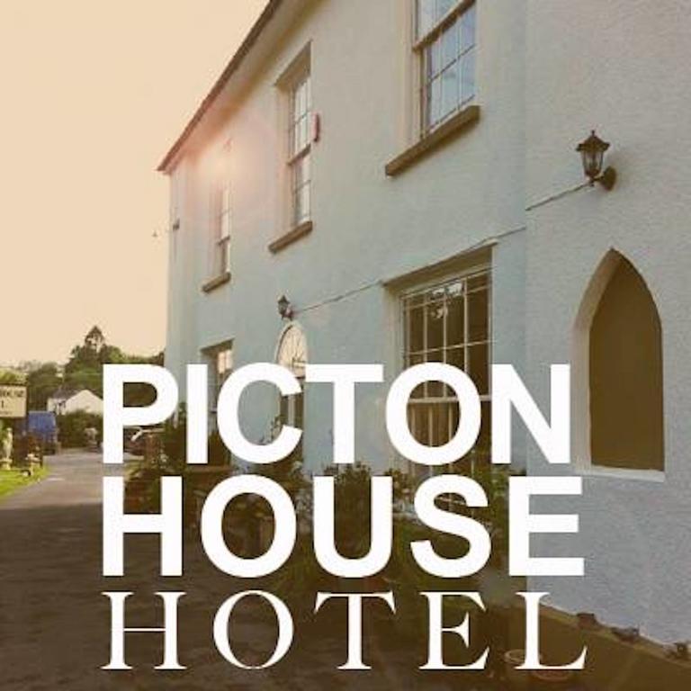 Picton-House Hotell Llandowror Exteriör bild